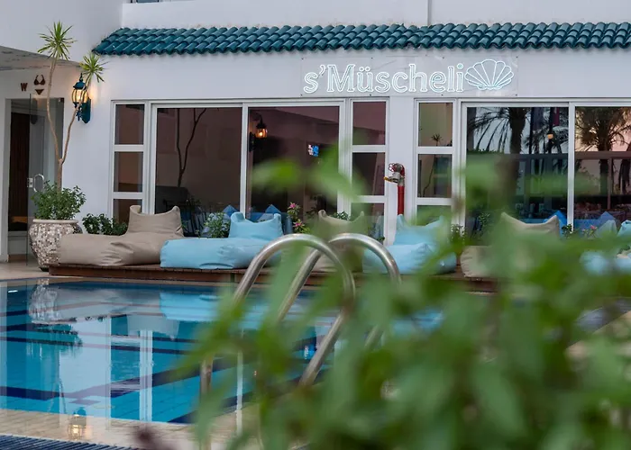 Swiss Wellness Dive Hotel *